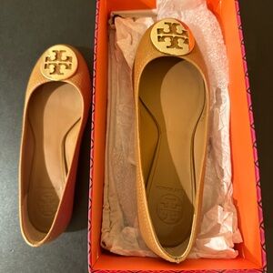 Tory Burch Reva Ballet Flats. Royal Tan/Gold. Size 7. Worn once.